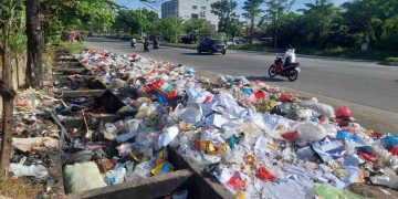 Tumpukan Sampah Mulai Menjamur di Pekanbaru