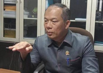 DPRD Tegaskan Satpol PP Segera Tertibkan Tiang Reklame Tak Berizin di Pekanbaru