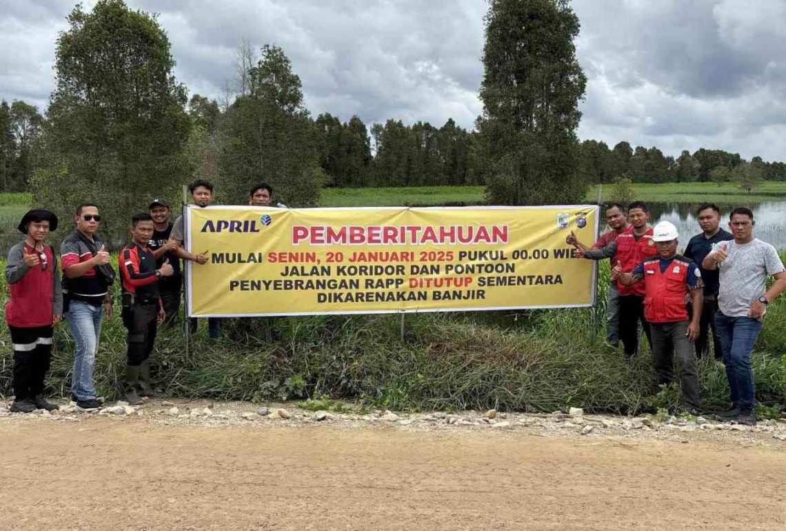 Pemasangan spanduk pemberitahuan penutupan jalan di beberapa titik strategis untuk memudahkan masyarakat dan pengguna jalan mendapatkan informasi terkait penutupan sementara jalan.