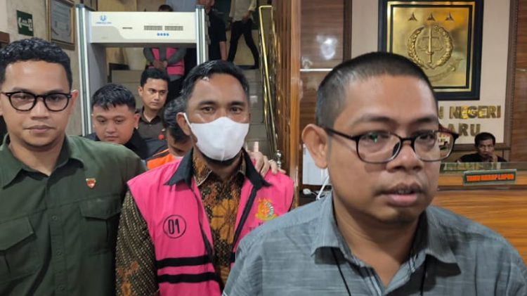 Diduga Rugikan Negara Rp972 Juta, Kejari Pekanbaru Tetapkan Kadis Kominfo dan Dua Lainnya sebagai Tersangka