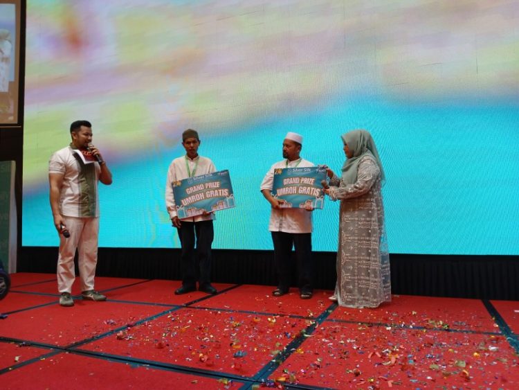 Rayakan Milad Ke-24, Silver Silk Berikan Hadiah Umroh Gratis