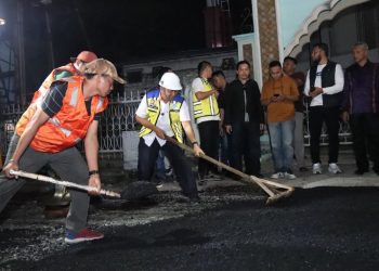 Pulang dari Pelantikan, Markarius Langsung Pimpinan Perbaikan Jalan di Pekanbaru 