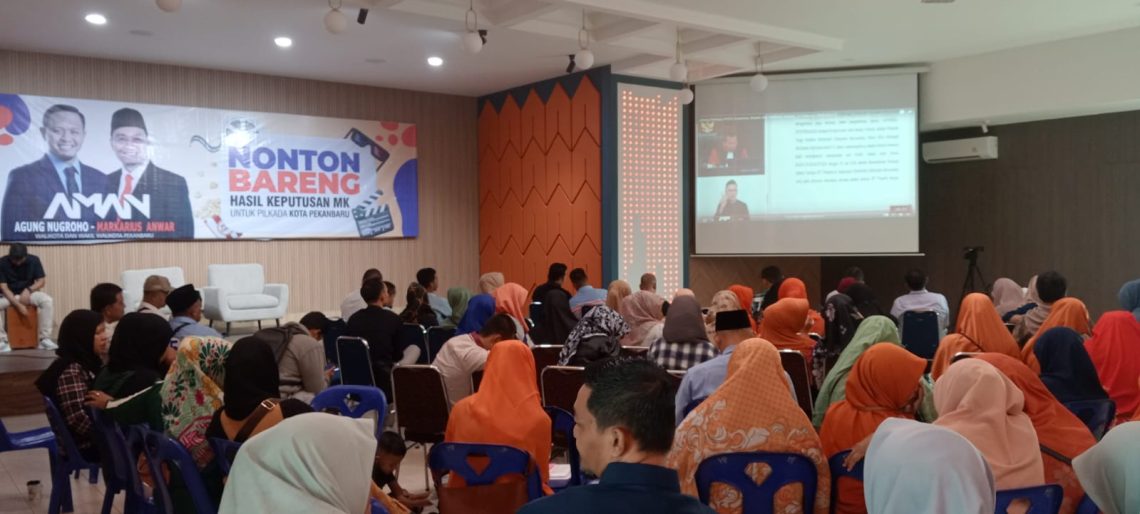 Tim Pendukung Agung-Markarius Nobar Putusan MK Pilkada Pekanbaruu