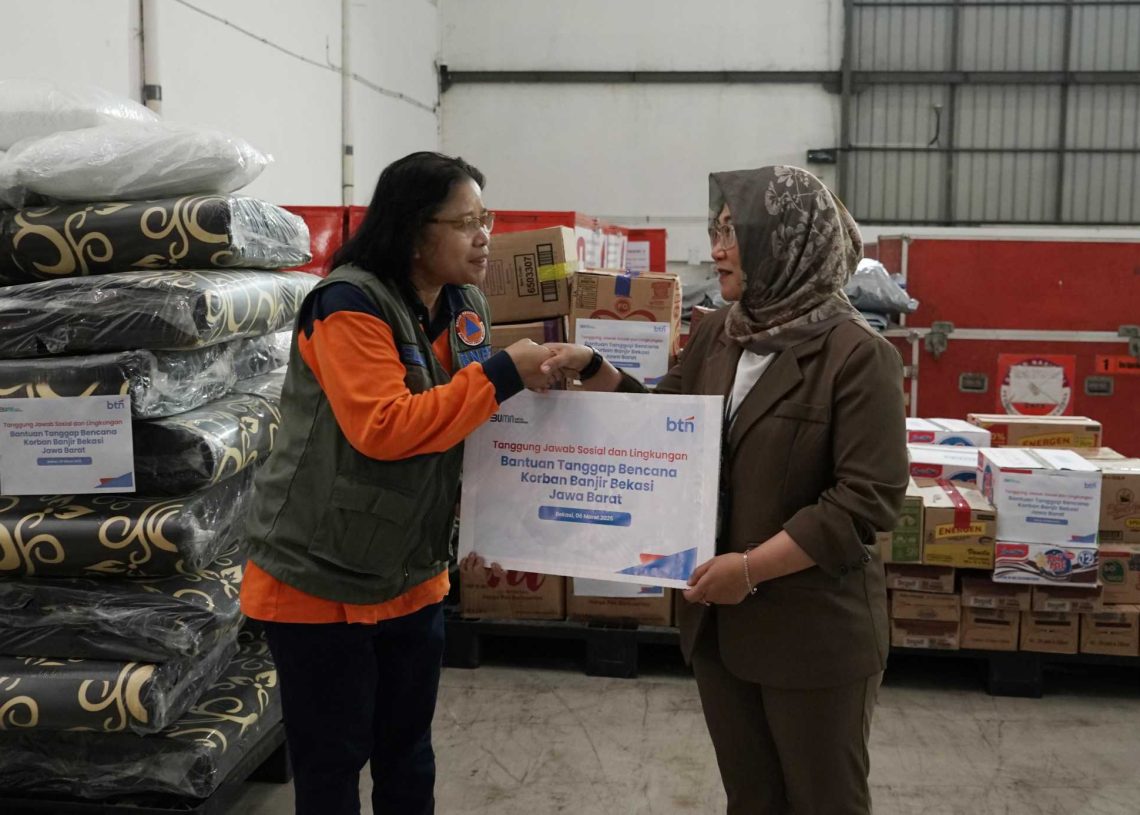 BTN Salurkan Bantuan untuk Korban Banjir di Bekasi