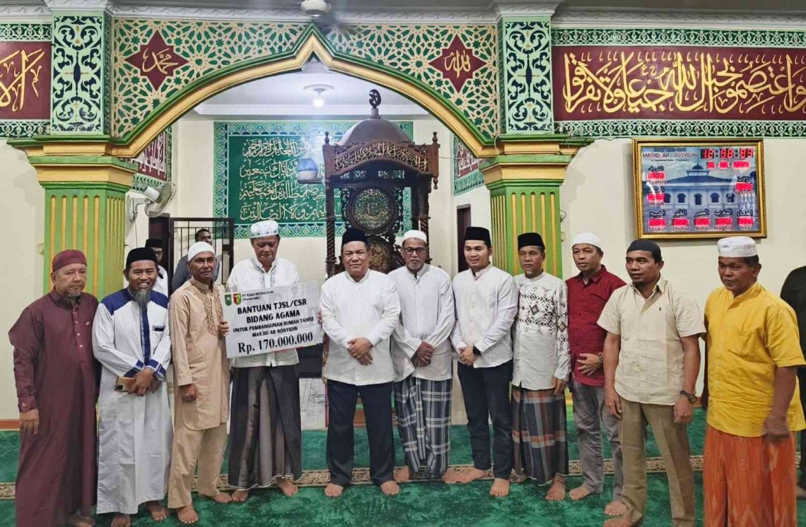Serahkan Bantuan CSR PT Riau Petroleum Rp170 Juta