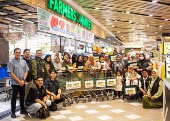 Dompet Dhuafa Riau dan Living World Pekanbaru Ajak Para Janda Dhuafa Berbelanja 