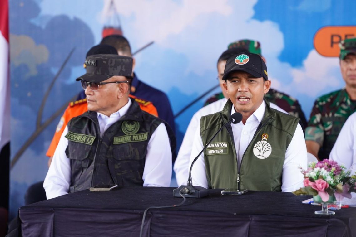 Menhut Raja Juli Antoni soal Karhutla Riau: Belajar dari Pengalaman, Jangan Lengah!