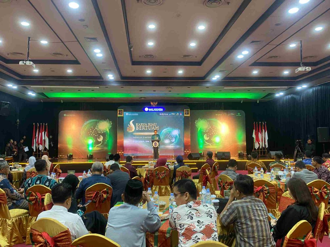 Karya Riau Bertuah 2025 Resmi Dibuka, Dorong UMKM dan Ekonomi Halal di Sumatera