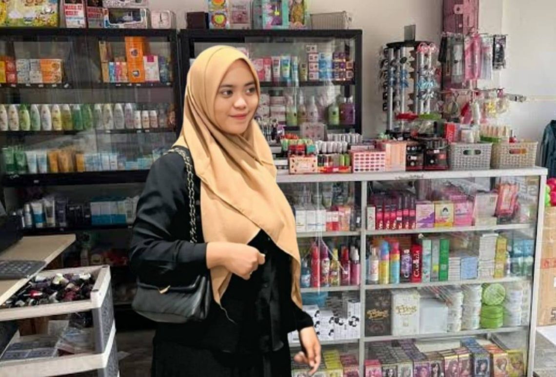 Guru Muda di Pekanbaru Bangun Usaha Online Shop "MiyaShopPKU"