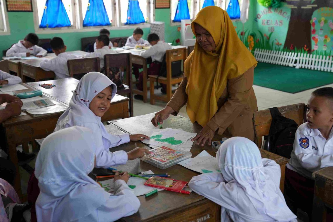RAPP telah mendistribusikan 3.838 buku kepada 50 Sekolah Dasar (SD) dan memberikan dukungan material renovasi kepada 25 Taman Kanak-kanak (TK)/pra sekolah, 20 SD, 4 Sekolah Menengah Pertama (SMP), dan 3 Sekolah Menengah Atas (SMA).