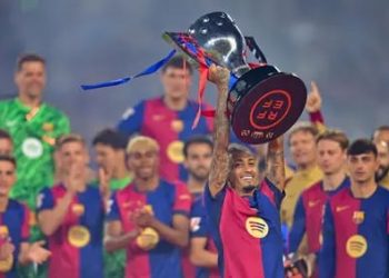 Juara Tetap Juara! Barcelona Rayakan Gelar LaLiga Meski Kalah dari Villarreal