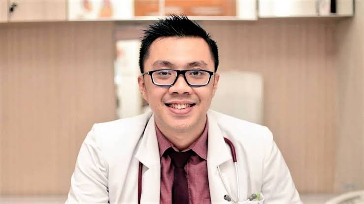 Dokter sekaligus edukator kesehatan, dr Gia Pratama, mengingatkan akan bahaya konsumsi gula berlebihan yang kerap tak disadari dalam keseharian.