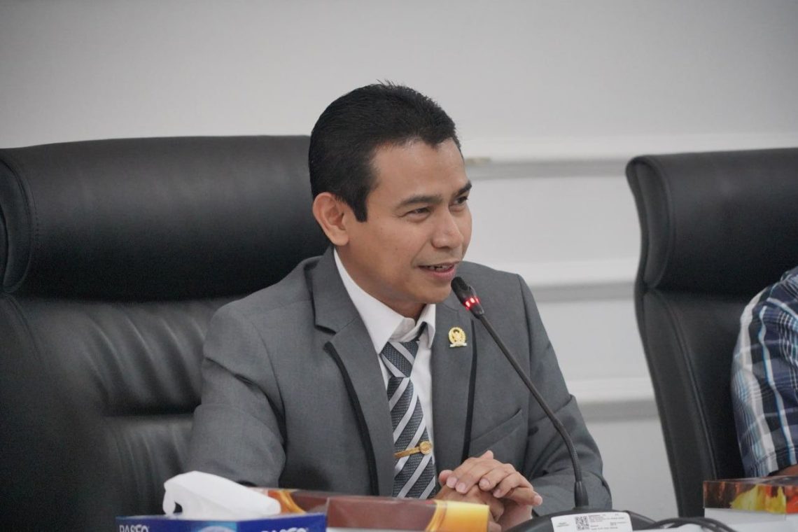 Hendry Munief, Anggota DPR RI Fraksi PKS