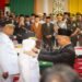 Gubernur Abdul Wahid Gugup saat Sematkan Pin ke Afni: Saya Takut Suaminya Marah!