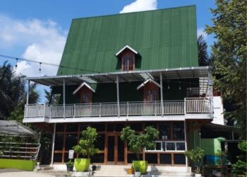 Kandang Rimbo Resto, Sensasi Makan di Alam Liar