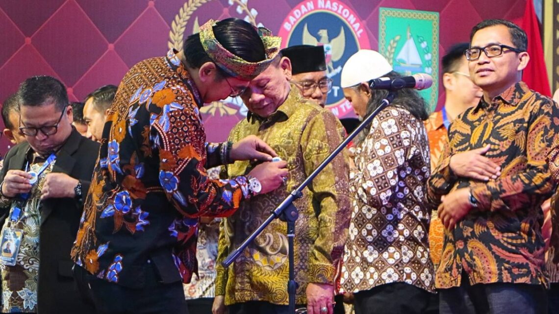 Prof. Jimmi Copriady, M.Si resmi dilantik sebagai Ketua Dewan Pimpinan Wilayah (DPW) Asosiasi Dosen Indonesia (ADI) Provinsi Riau periode 2025–2030.