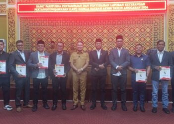 Wabup Pelalawan Husni Tamrin Paparkan LKPJ 2024 dalam Rapat Paripurna DPRD