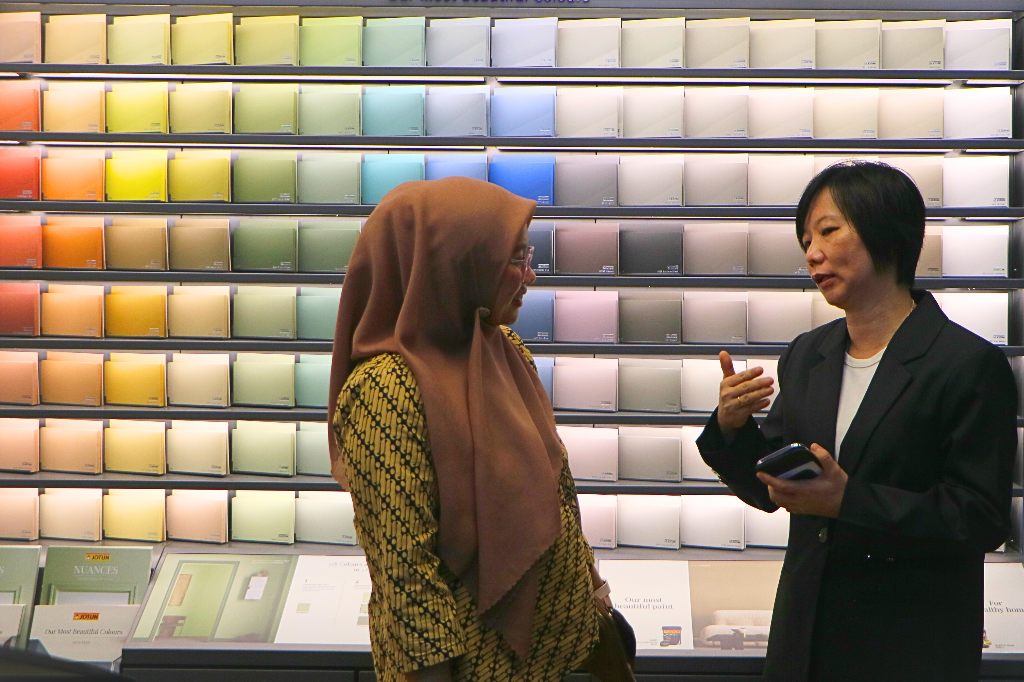 Melalui fasilitas Jotun Studio di dalam flagship store