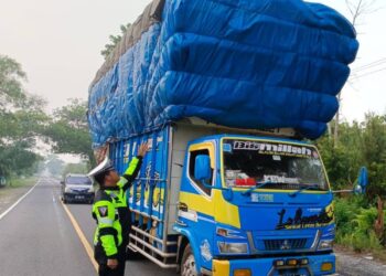 Truk Perusahan Plat Non BM Masih Jadi Sorotan Pemprov Riau