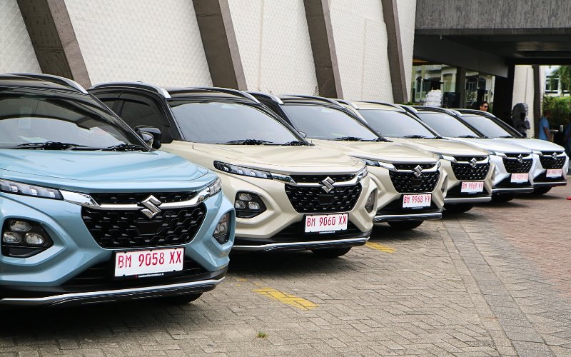 Suzuki Fronx Resmi Mengaspal di Riau, 10 Konsumen Pertama Terima Unit Perdana