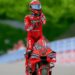 Aksi pembalap profesional, Marc Marquez, yang melakukan selebrasi seperti gaya mendayung pacu jalur (aura farming)
