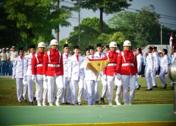 Upacara peringatan Hari Ulang Tahun (HUT) ke-80 Republik Indonesia (RI) di Riau Kompleks PT RAPP.