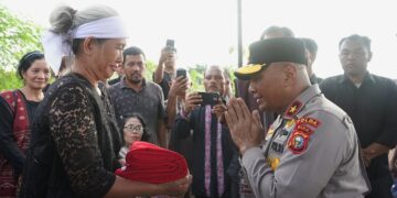 Haru di Makam Iptu Donald Janus — Pahlawan Karhutla yang Gugur Saat Bertugas