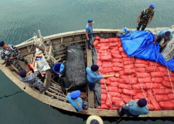 Bakamla RI Amankan Kapal Selundupan Bawang Merah di Perairan Pulau Galang