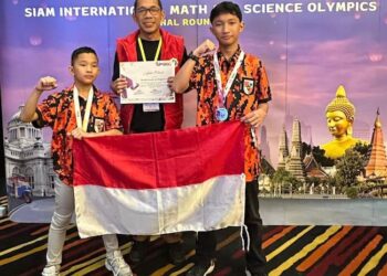 Dua Pelajar Riau Raih Emas dan Perak di Olimpiade Matematika-Sains Internasional SIMSO 2025 Thailand
