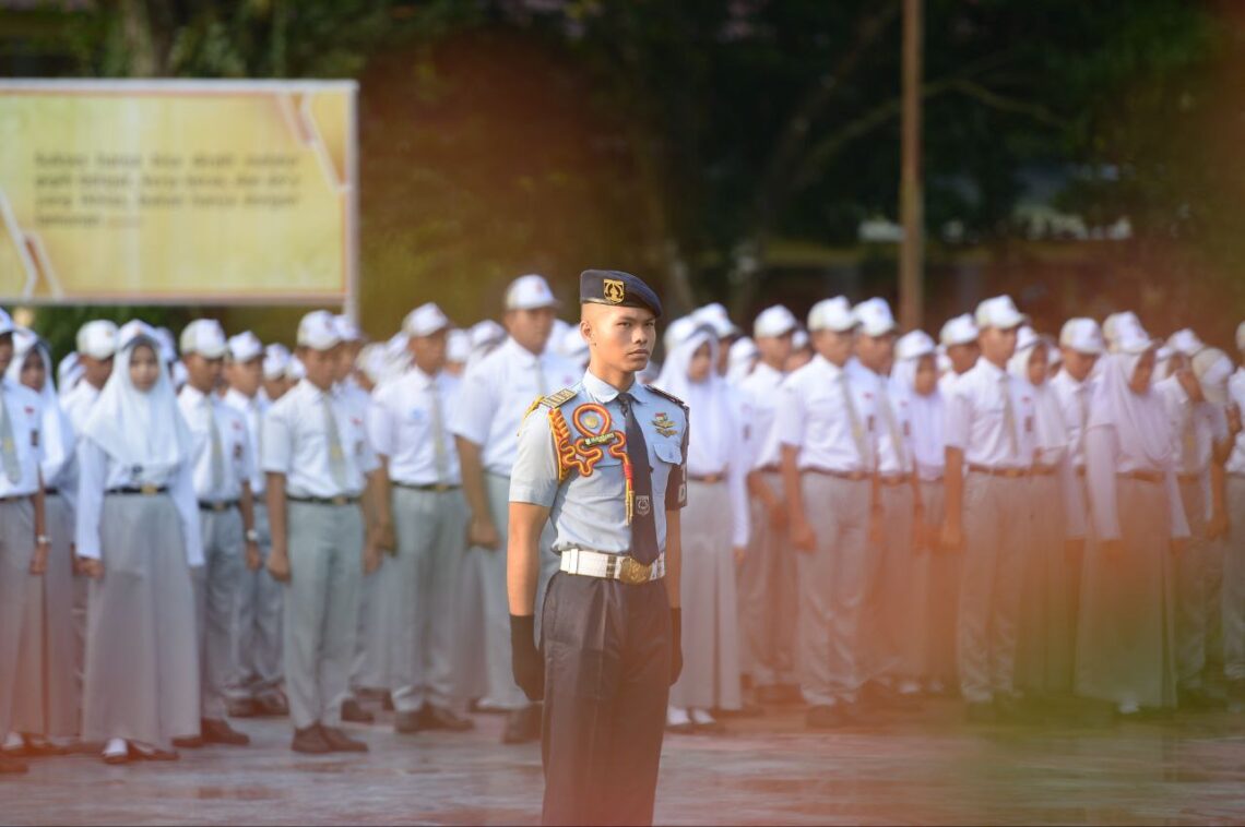 Janji Pemprov Riau Beri Seragam Sekolah Gratis untuk SMA/Sederajat Dicicil