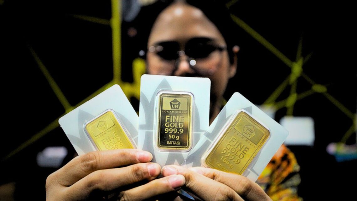 Harga Emas Antam Hari Ini “Melompat” Hampir Sentuh Rp2 Juta per Gram