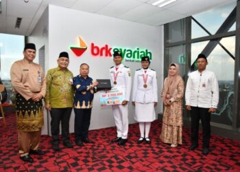 BRK Syariah Apresiasi Dua Pelajar Riau Anggota Paskibraka Nasional 2025