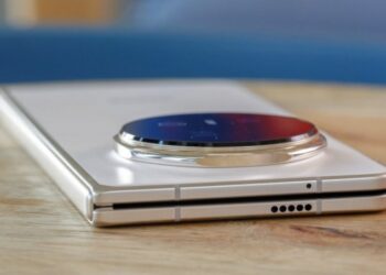 Honor dikabarkan akan melengkapi semua ponsel flagship terbarunya, termasuk Magic8 dan Magic V6, dengan kamera 200MP. Simak bocorannya di sini.