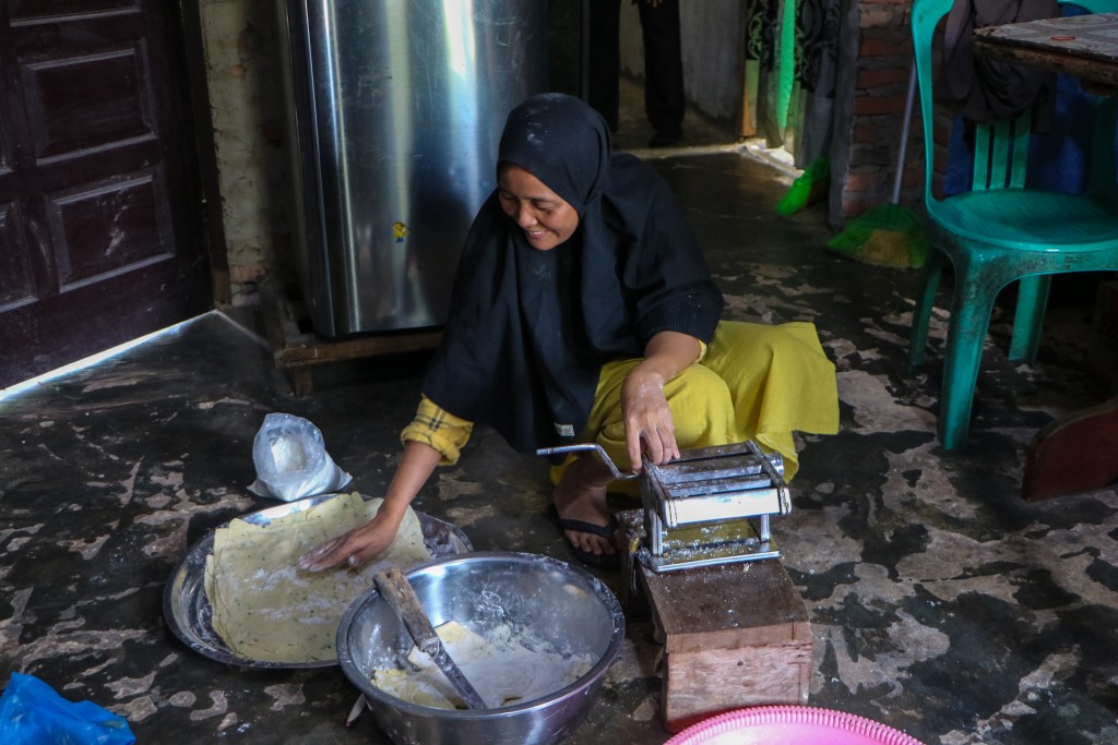 Jargas rumah tangga di Pelalawan seolah mempertegas bahwa itu bukan sekedar solusi energi, tapi membawa perubahan nyata bagi kehidupan warga di sana. Apakah program ini benar-benar menegaskan bahwa kekayaan alam kita benar-benar kembali untuk kemakmuran rakyat? Semua itu akan terjawab dari dapur sederhana milik Sugiyem.