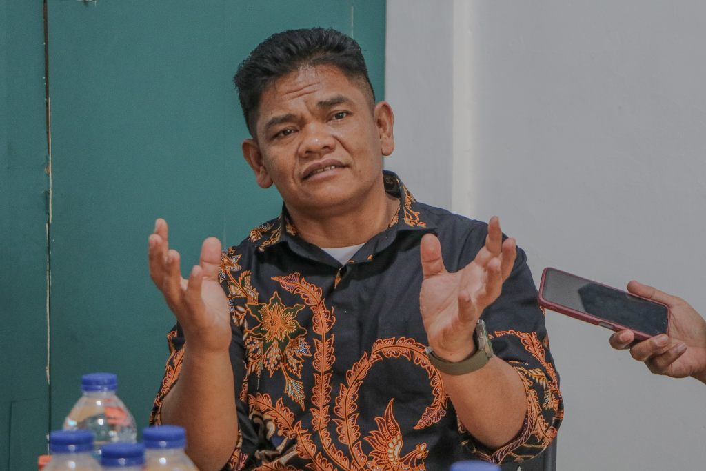 Jargas rumah tangga di Pelalawan seolah mempertegas bahwa itu bukan sekedar solusi energi, tapi membawa perubahan nyata bagi kehidupan warga di sana. Apakah program ini benar-benar menegaskan bahwa kekayaan alam kita benar-benar kembali untuk kemakmuran rakyat? Semua itu akan terjawab dari dapur sederhana milik Sugiyem.