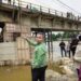 Jembatan Sei Rokan di Ujung Batu, Rokan Hulu, ditargetkan uji coba akhir Oktober 2025. Progres perbaikan sudah 87 persen dan diperkirakan berfungsi penuh pertengahan November 2025.