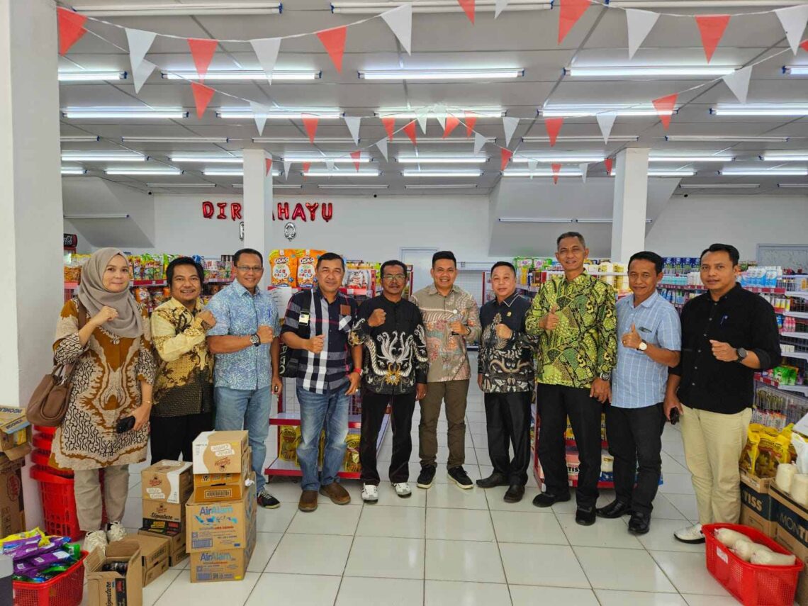 TOPAN menjadi minimarket pengendali inflasi pangan pertama di Sumatra. Program ini dilengkapi operasi pasar murah hingga kontrak farming untuk mewujudkan swasembada pangan.