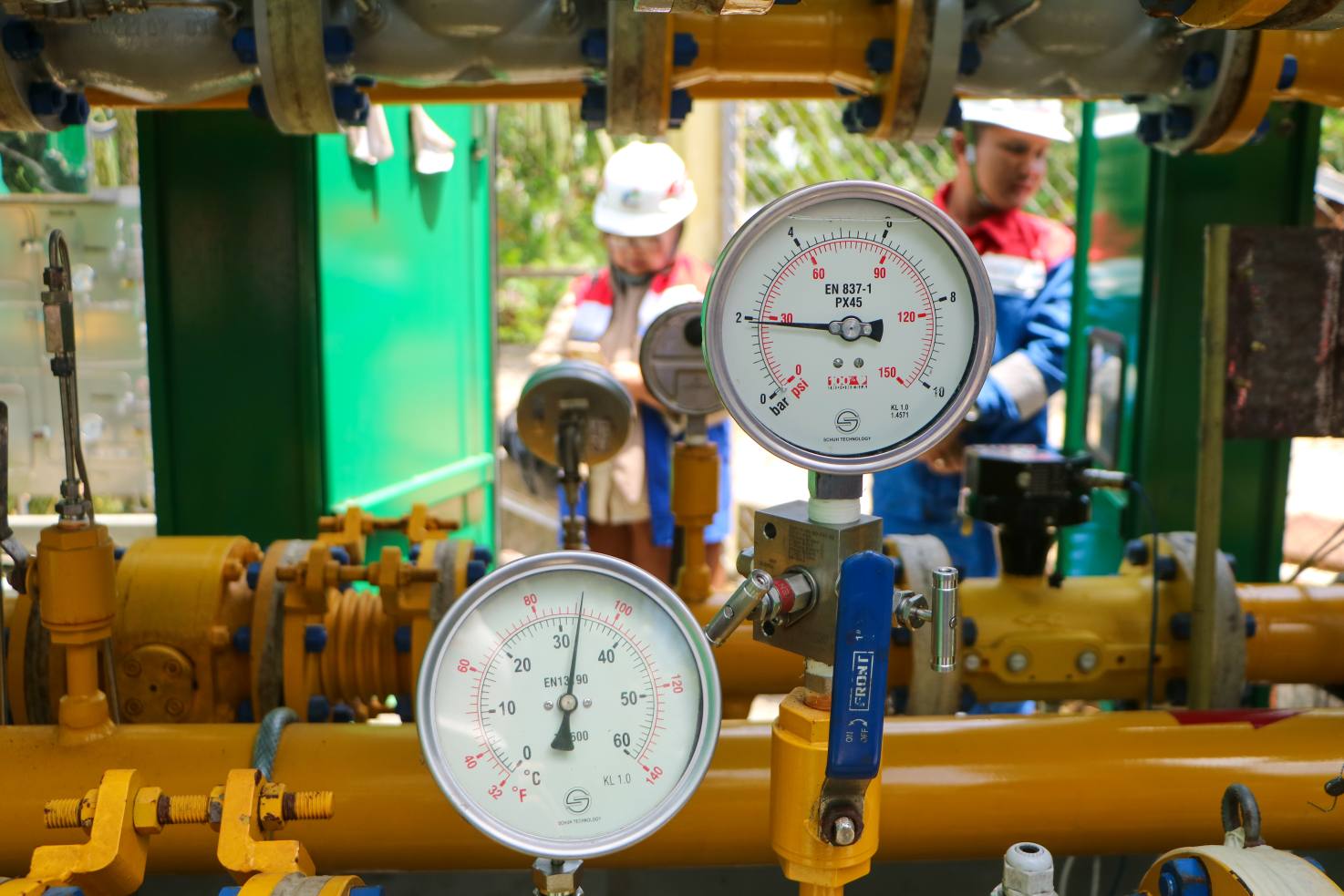 Alat pengukur tekanan gas pada MRS. Dari alat ini, petugas dapat langsung mengetahui tingkat tekanan gas sebelum dialirkan ke rumah warga, Rabu, 3 September 2025, di Jalan Pulau Payung, Kecamatan Pangkalan Kerinci, Riau| Foto: Bertuahpos / Melba Ferry Fadly