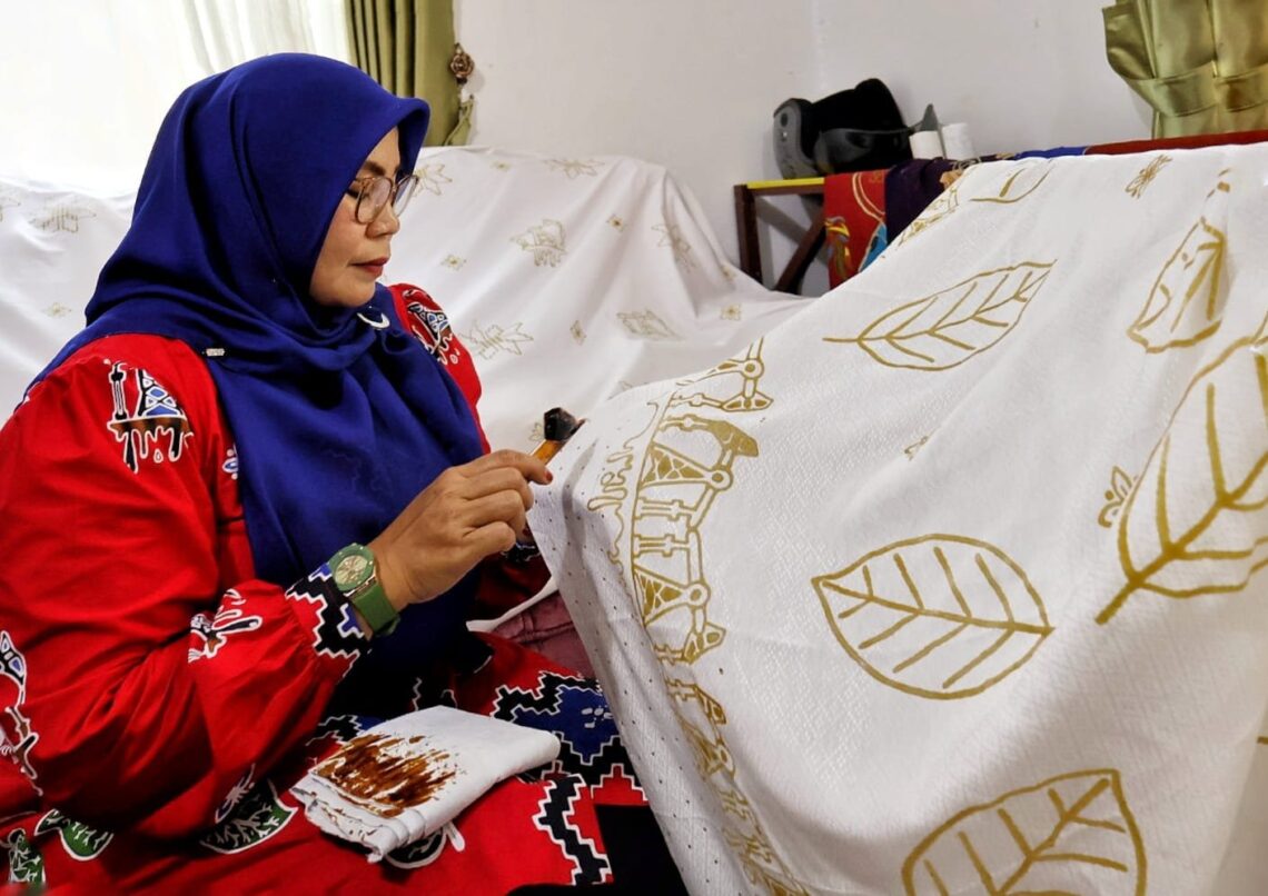 Hari Batik Nasional: Berdayakan Masyarakat Lahirkan Batik Khas di Tanah Sumatra