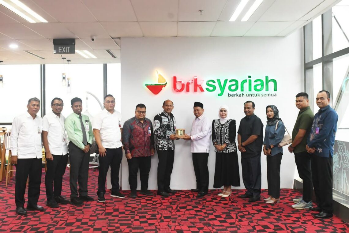 Diskusi Terkait Penambahan Modal, BAPEMPERDA DPRD Kabupaten Rokan Hulu Sambangi Kantor Pusat BRK Syariah