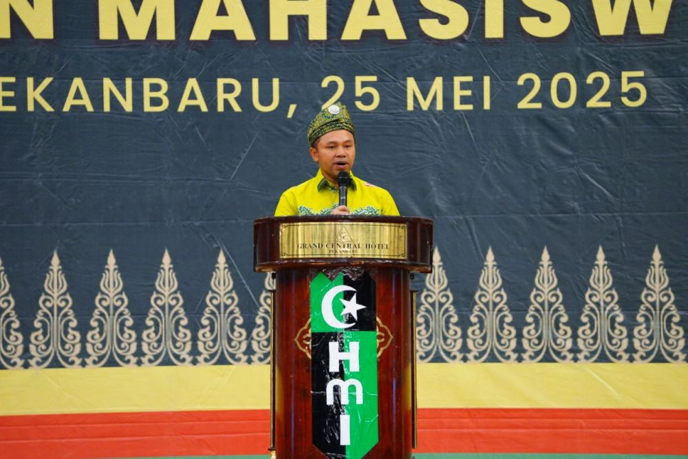 HMI Harus Cetak Pemimpin Berkarakter, Pesan Gubri Abdul Wahid di Kongres XXXIV