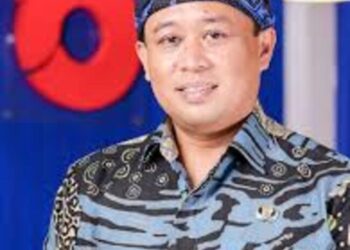 Kepala Bapenda Provinsi Jawa Barat adalah Asep Supriatna
