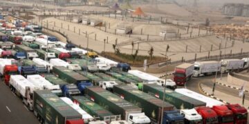 Israel Tahan 6.000 Truk Bantuan untuk Gaza, Ekonomi Palestina Anjlok