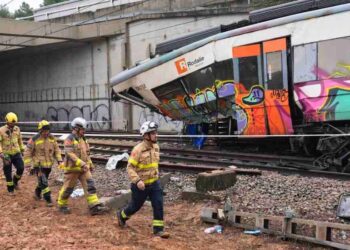 Tewaskan Satu dan 37 Penumpang Luka dalam Kecelakaan Kereta di Catalonia, Layanan Komuter Barcelona Dihentikan