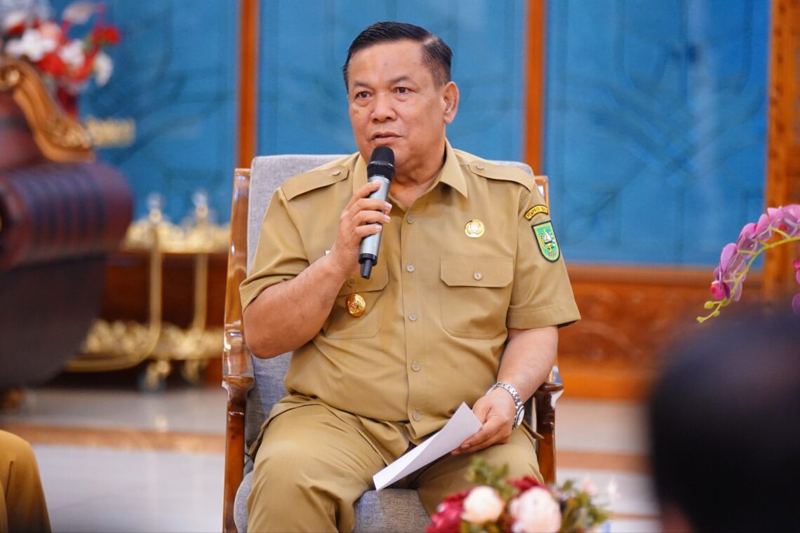 Jelang RUPSLB, Ini Alasan Plt Gubri soal Pemberhentian Dirut dan Direksi PT SPR