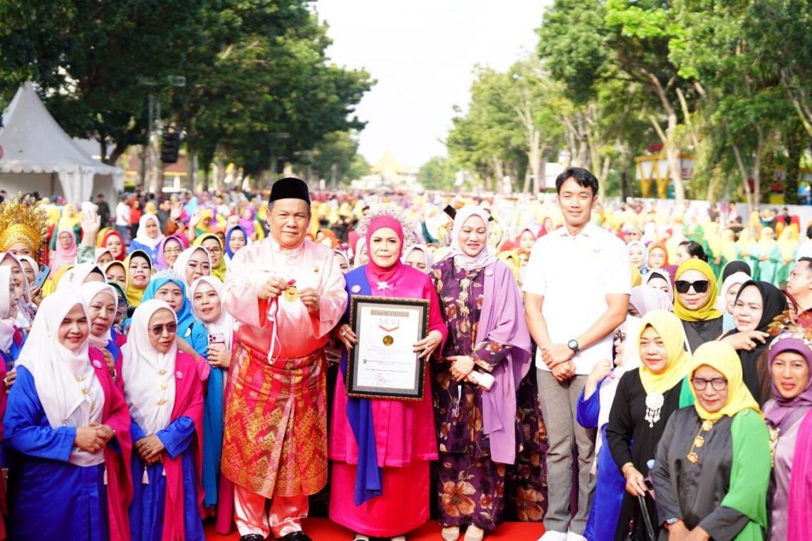Diikuti 6.000 Peserta, Riau Pecahkan Rekor Dunia Tari Zapin Meskom Bengkalis