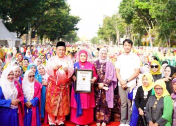 Diikuti 6.000 Peserta, Riau Pecahkan Rekor Dunia Tari Zapin Meskom Bengkalis