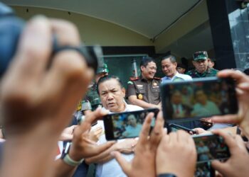 Pemprov Riau Akan Optimalkan Aset Daerah Lewat Pengembangan Bisnis Salah Satu Solusi untuk Keluar dari Tekanan Fiskal. Pemprov Riau Wacanakan Jembatan Siak V untuk Kurangi Kemacetan Pekanbaru