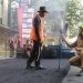 Wako Agung Nugroho saat meninjau perbaikan jalan di salah satu ruas Jalan di Pekanbaru