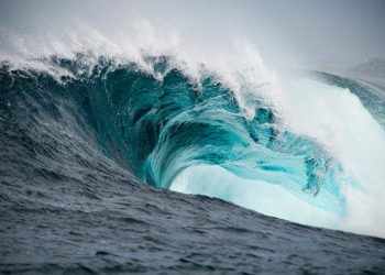 Satelit Deteksi Gelombang Laut Raksasa 35 Meter di Samudra Pasifik